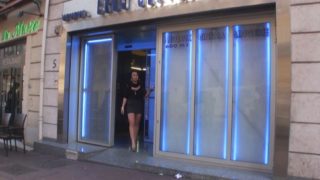 amatrice libertine defoncée dans un sexshop de marseille