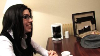 plan cul en salle de repos pour notre prof coquine