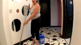 venez chez nous baiser notre femme de ménage !