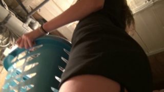 jeune vicieuse defoncée dans la cave de ses parents